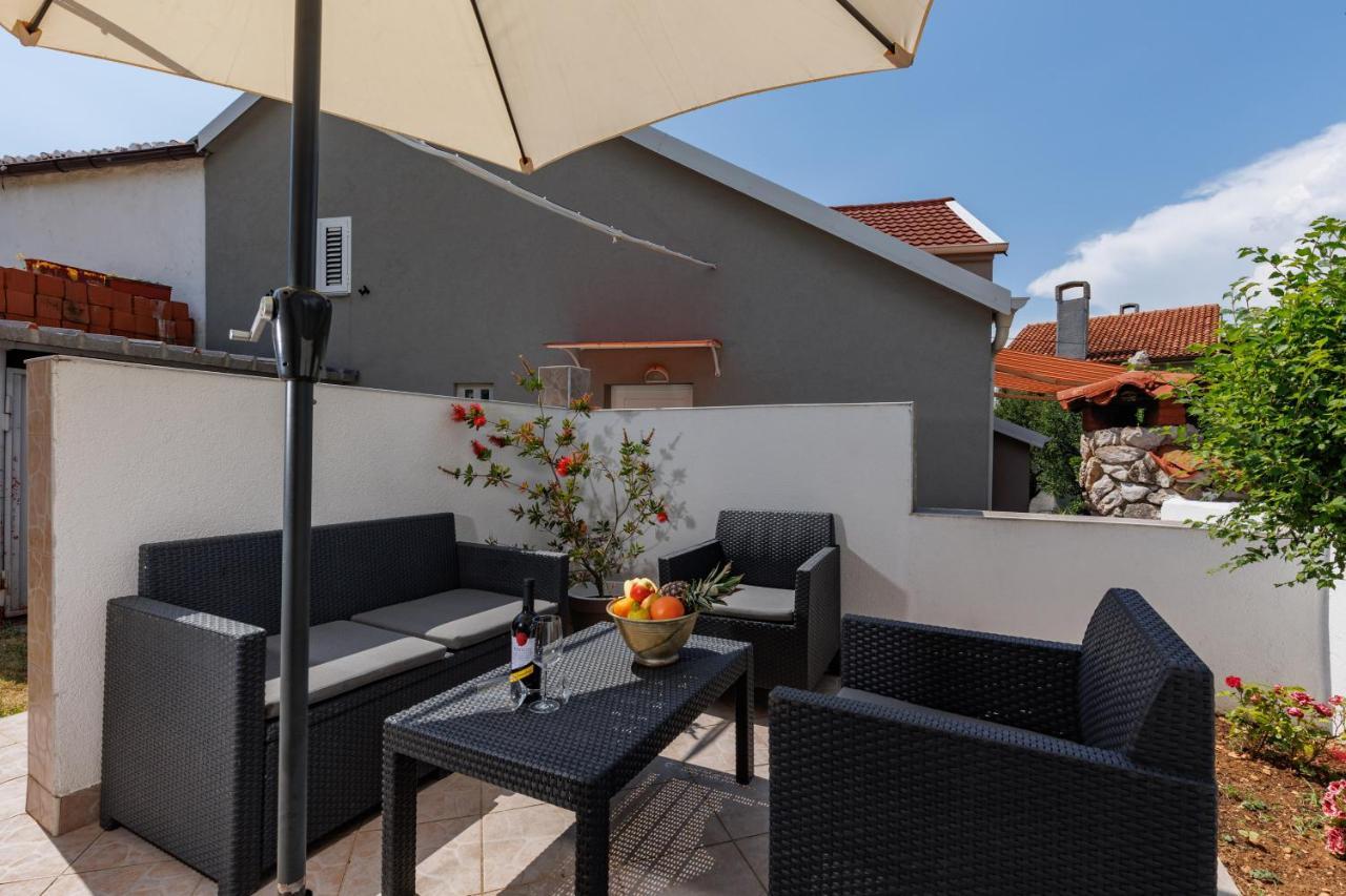 Charming Studio With Hot Tube, Terrace, Barbecue And Garden 클랄제비카 외부 사진