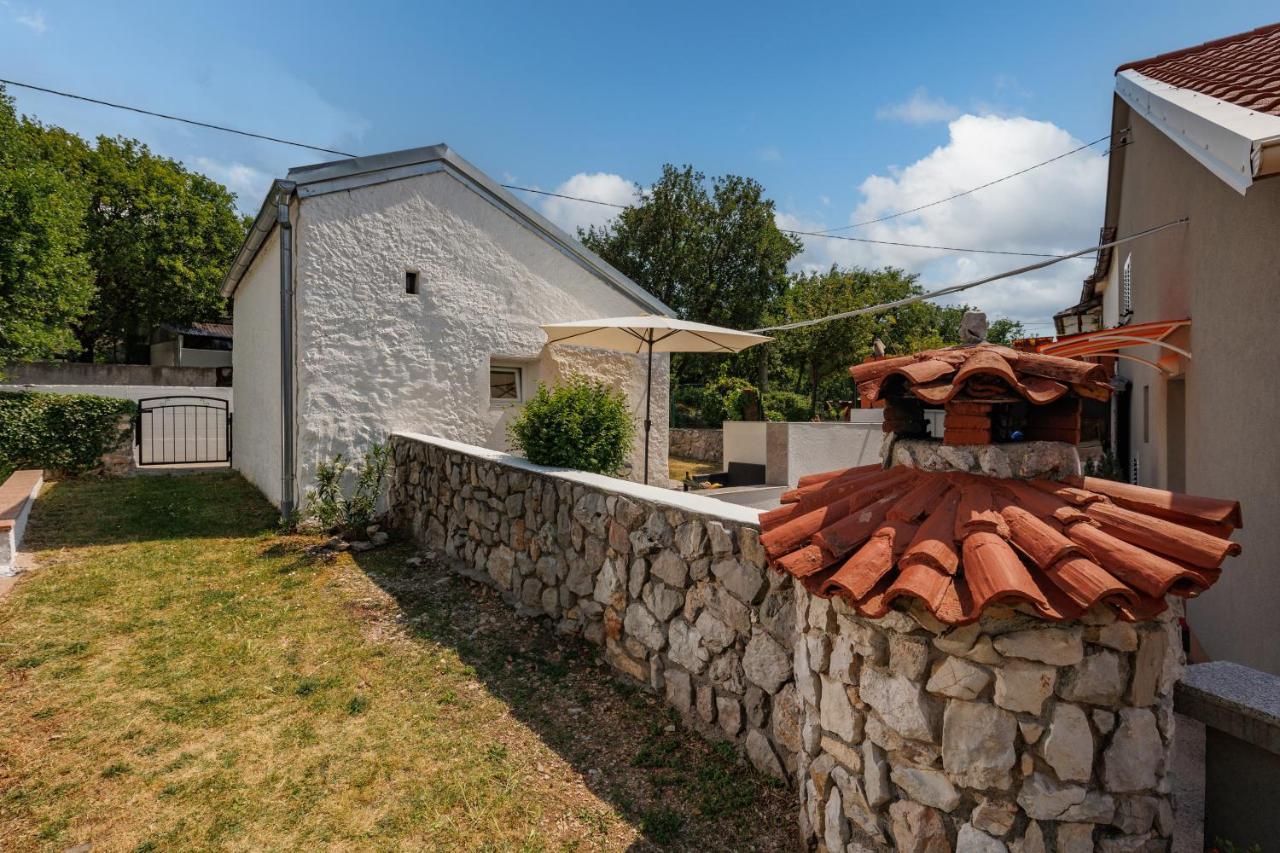 Charming Studio With Hot Tube, Terrace, Barbecue And Garden 클랄제비카 외부 사진